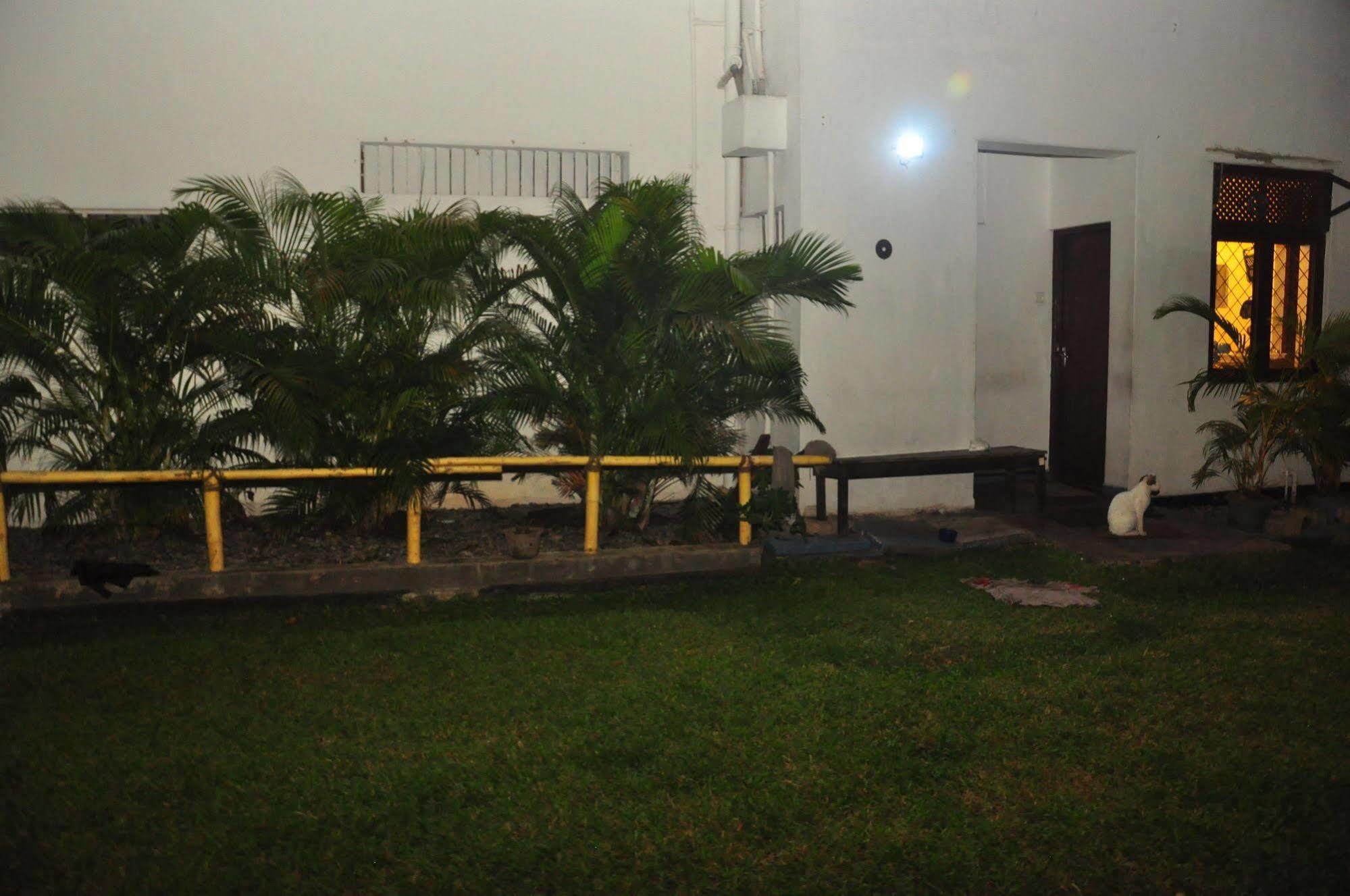 Blue Seas Guest House Dehiwala-Mount Lavinia Exteriér fotografie